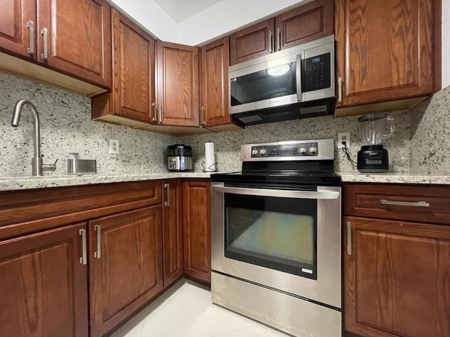 Stylish 3/2 Getaway! Near Theme Parks! Villa Lakeland Exterior photo