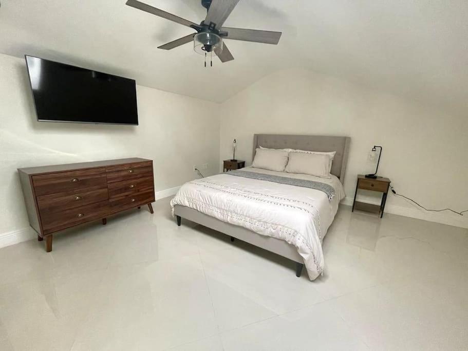 Stylish 3/2 Getaway! Near Theme Parks! Villa Lakeland Exterior photo